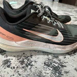 Nike women size 12 tennis shoes